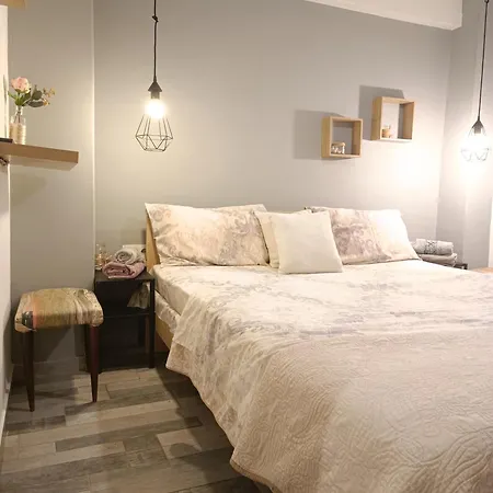 Ellia Close To The Aristotelous Square